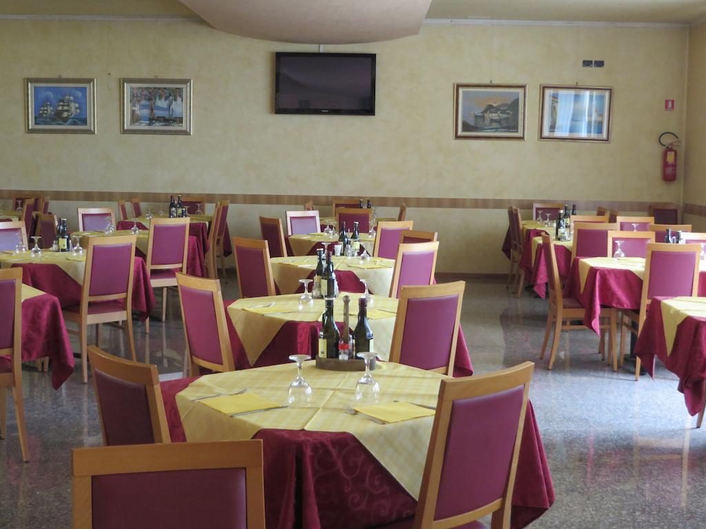 Hotel San Tomio Isola Vicentina Eksteriør billede