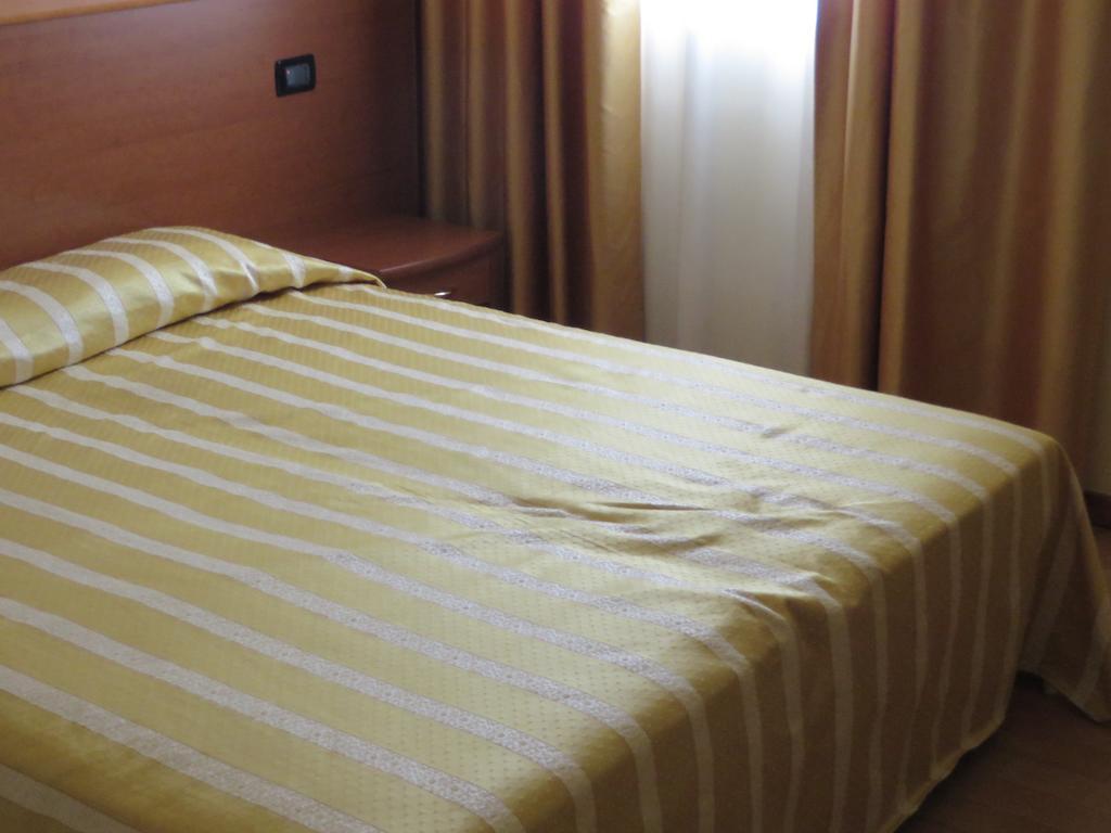 Hotel San Tomio Isola Vicentina Eksteriør billede