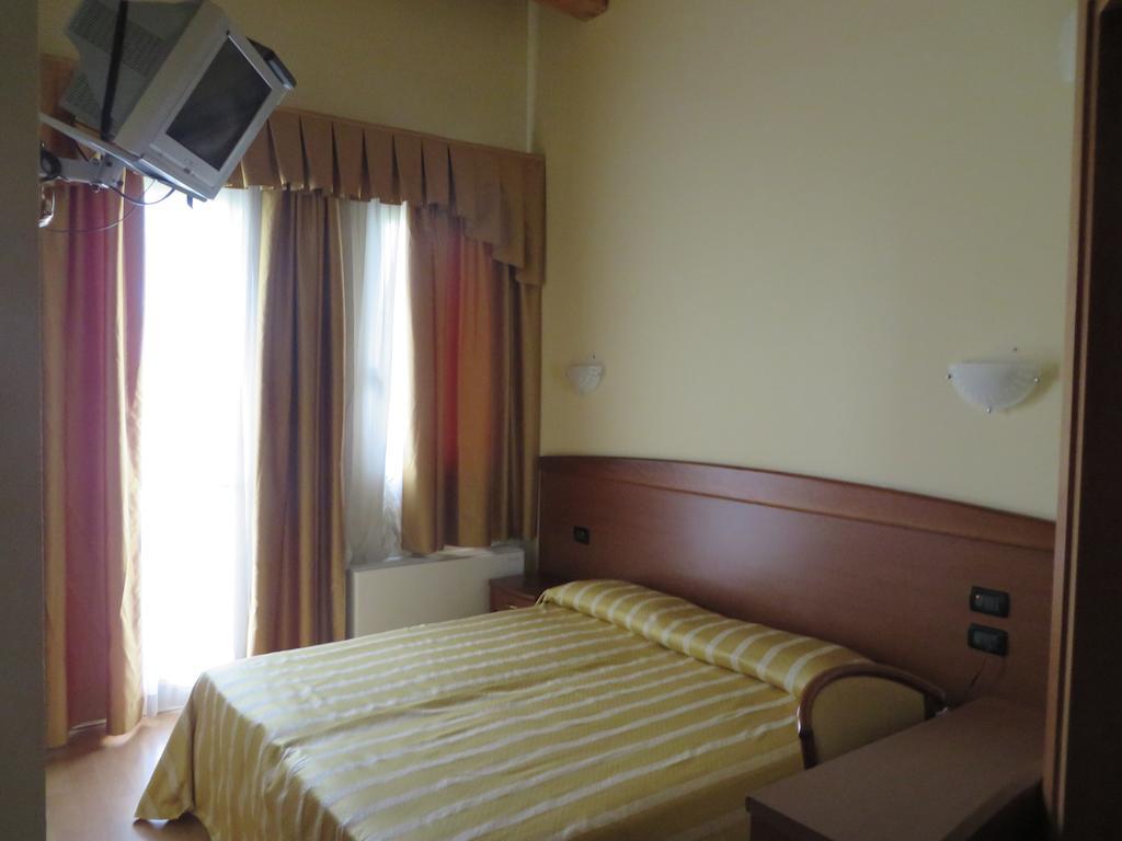 Hotel San Tomio Isola Vicentina Eksteriør billede
