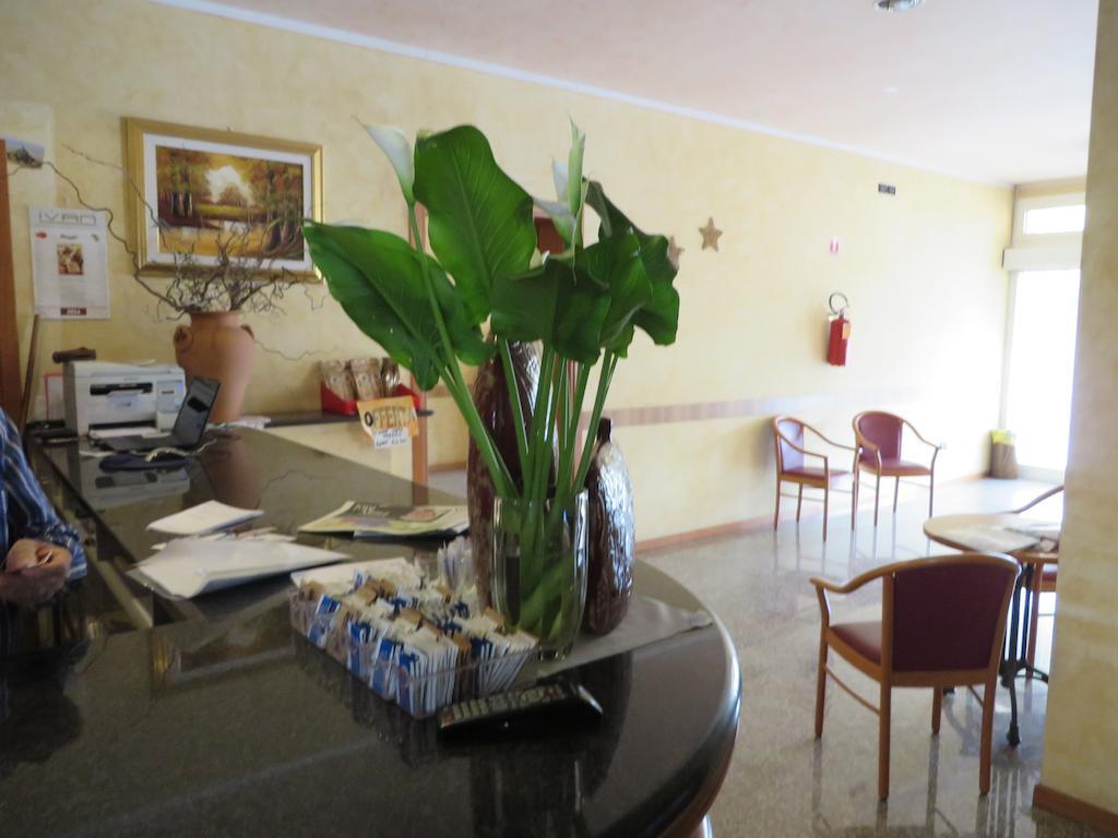 Hotel San Tomio Isola Vicentina Eksteriør billede