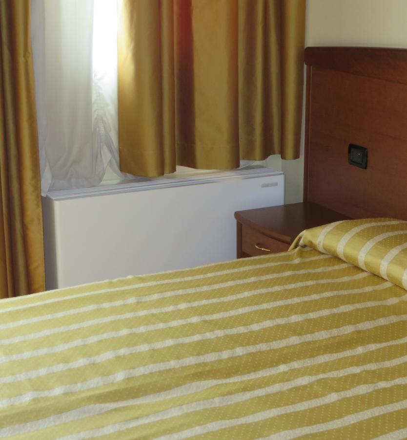 Hotel San Tomio Isola Vicentina Værelse billede